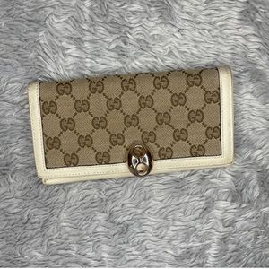 Gucci wallet (repost)